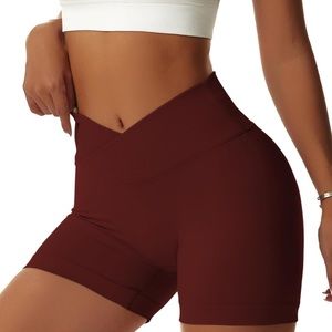 BNWOT scrunch-butt bike shorts